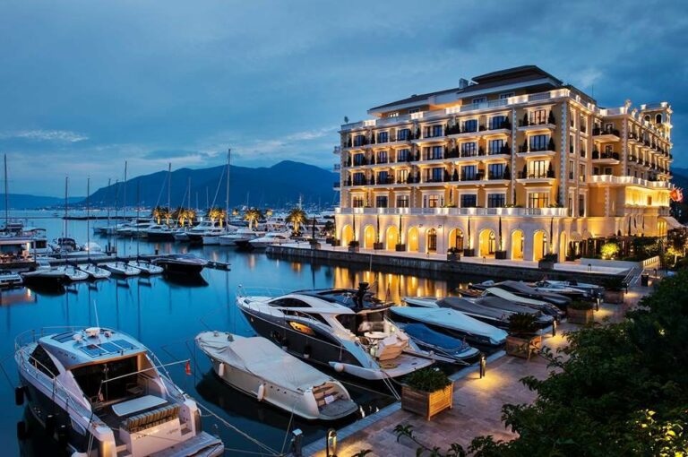 Fachada do Hotel Regent Porto Montenegro