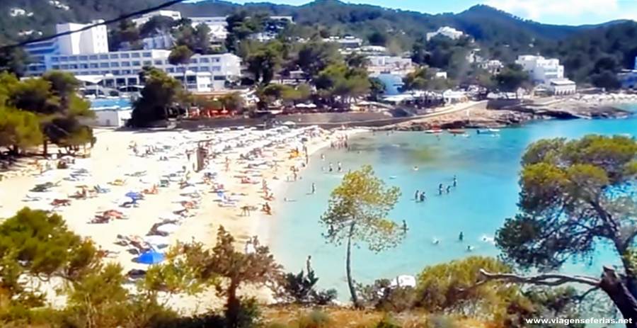 Praia S'Arenal Gros em Portinatx na ilha de Ibiza