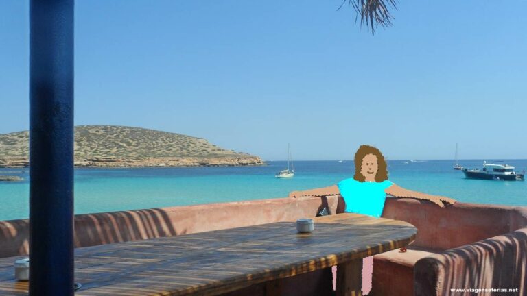 turista na praia de Conta em Ibiza Espanha