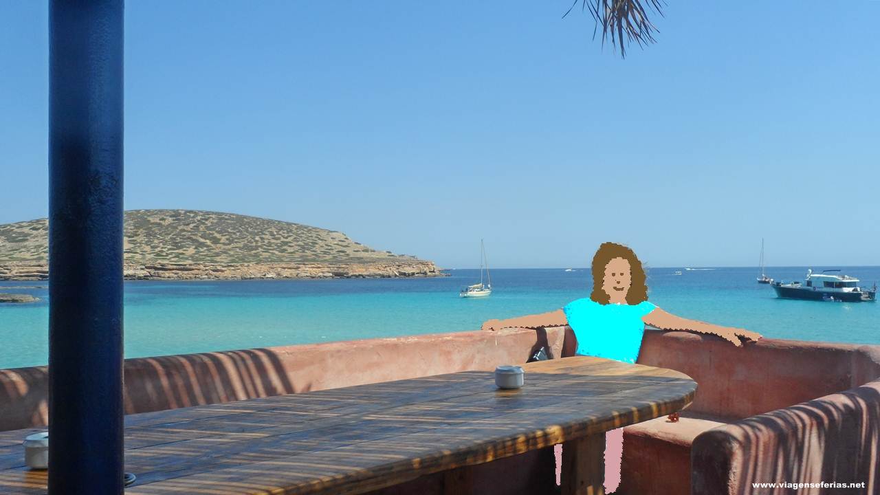 turista na praia de Conta em Ibiza Espanha