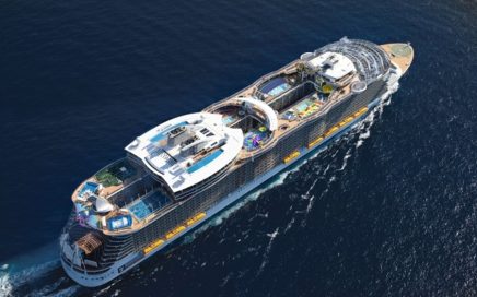 Vista aérea do navio de cruzeiro Harmony of the Seas