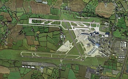 vista aérea aeroporto de Dublin com projecto de 2ª pista