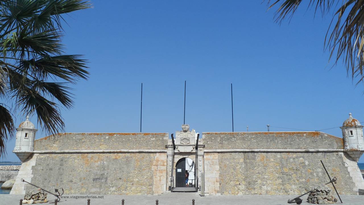 Forte da Ponta da Bandeira em Lagos no Algarve