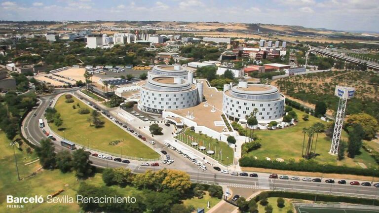 Vista de cima do hotel Barceló Sevilha Renacimiento