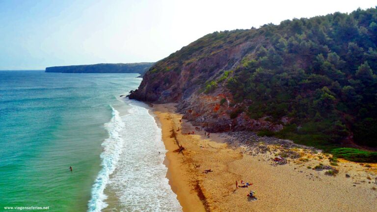Praia da Figueira no Distrito de Faro (Algarve)