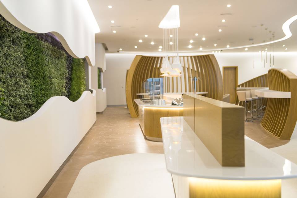 Bar do Salão VIP SkyTeam no aeroporto do Dubai