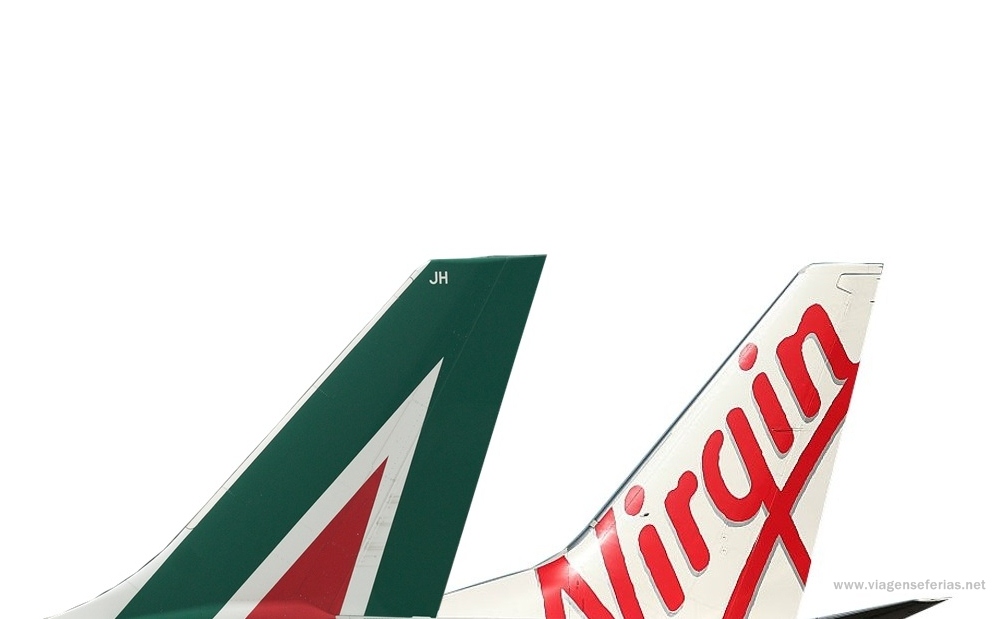 Caudas dos aviões da Alitalia e da Virgin Australia