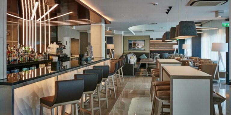Lounge AC Hotel Manchester Salford Quays