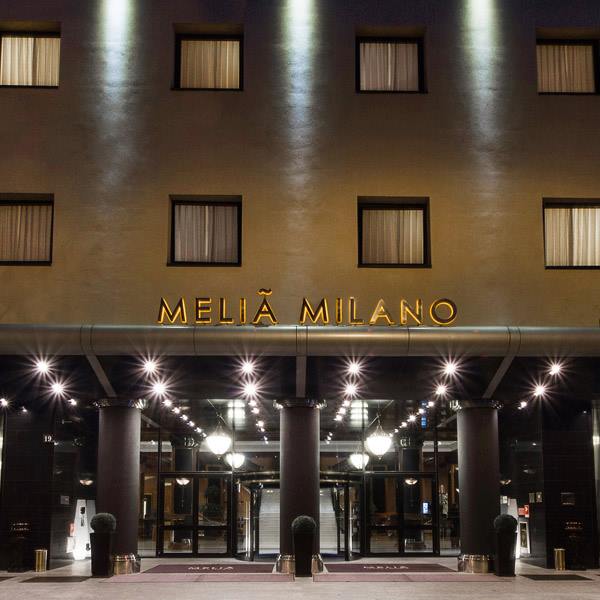 Entrada do hotel Meliá Milano em Itália