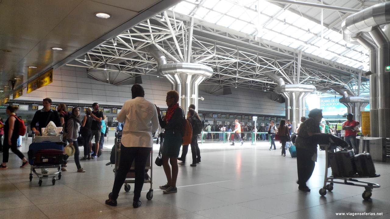 Foto de partida tirada no aeroporto antes de ir para férias