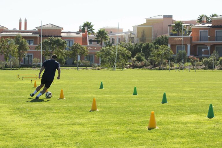 Campo de treino futebol no Cascade Resort de Lagos no Algarve