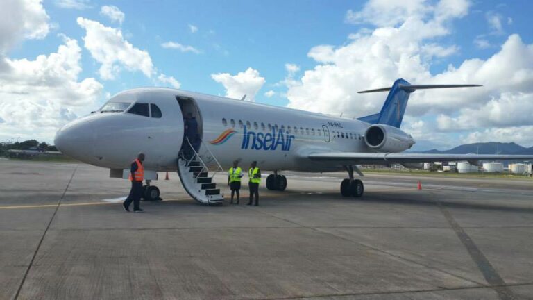 Fokker F70 da Companhia Aérea Insel Air