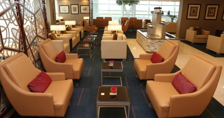 Interior do Lounge da Emirates na Cidade do Cabo