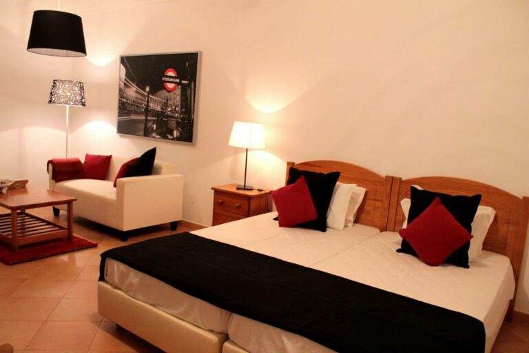 Suite Deluxe do Oasis Beach Apartments na Praia da Luz no Algarve