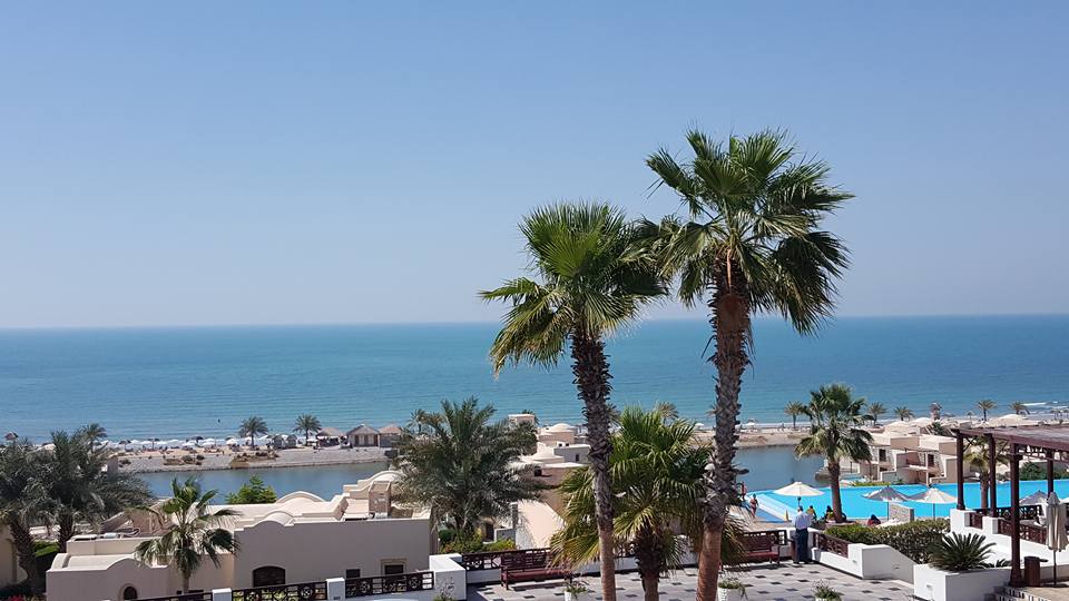 Vista sobre a praia do The Cove Rotana Resort Ras Al Khaimah