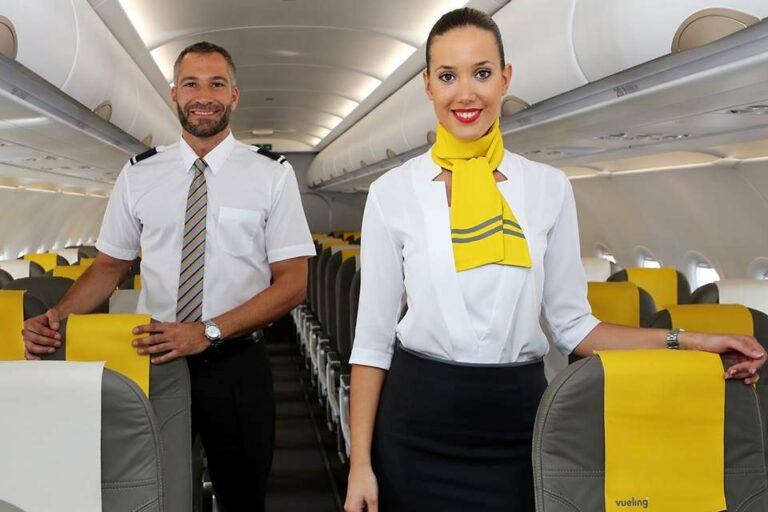 2 tripulantes de cabine da companhia aérea Vueling