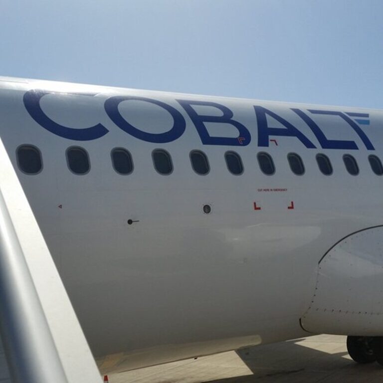 Logo da Companhia Aérea no A320 da Cobalt Air
