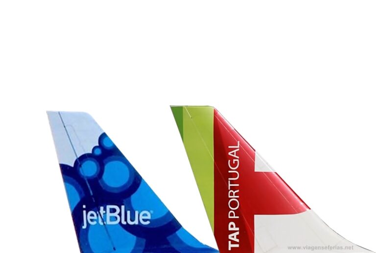 Caudas de aviões da JetBlue e TAP Portugal