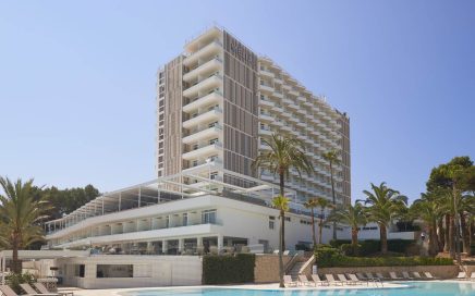 Panorâmica do hotel Meliá Antillas Calvià Beach na ilha de Maiorca