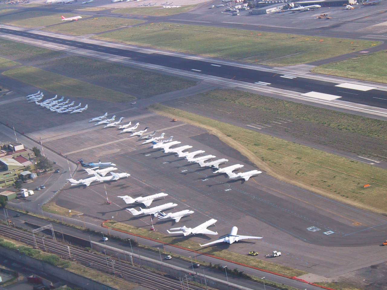 Vista aérea do Aeroporto Giovan Battista Pastine Ciampino (Roma)