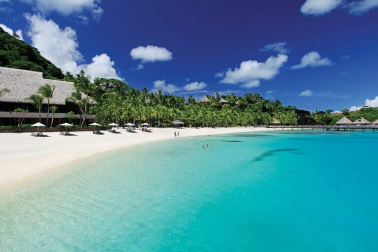 Vista geral do hotel resort Conrad Bora Bora Nui