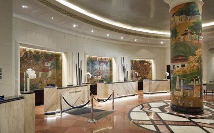 Lobby e Recepção do hotel Meliá Hanoi no Vietname