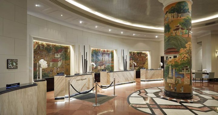 Lobby e Recepção do hotel Meliá Hanoi no Vietname