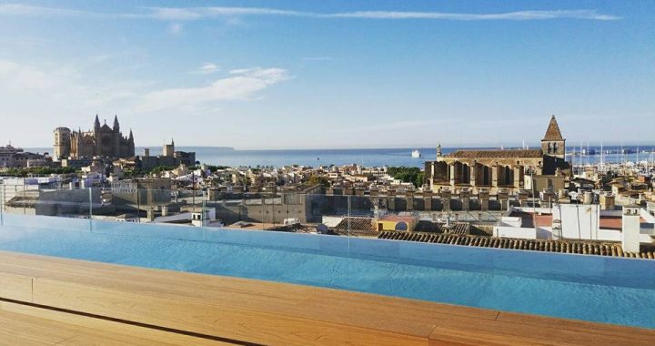 Piscina Infinita do Hotel Nakar em Palma de Maiorca