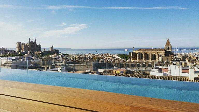 Piscina Infinita do Hotel Nakar em Palma de Maiorca