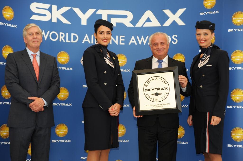 Melhor Companhia Aérea Regional da Europa 2016: Pehlivanidis (direita) da AEGEAN e Plaisted (Skytrax)