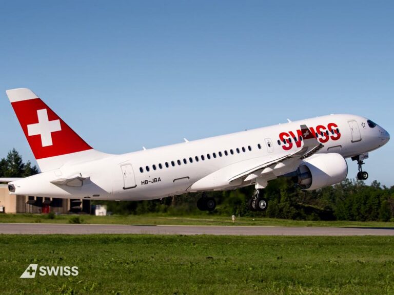 Aeronave Bombardier CS100 da Swiss em estreia mundial