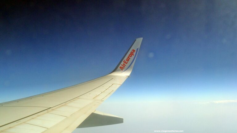 Winglet na asa de um avião Air Europa em pleno voo