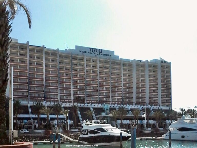 Fachada do hotel Tivoli Marina Vilamoura no Algarve