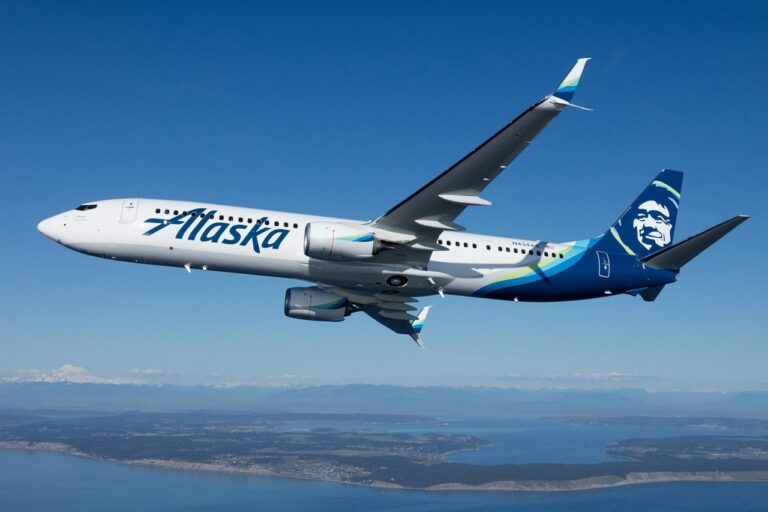 Avião Boeing 737-900 da companhia Alaska Airlines