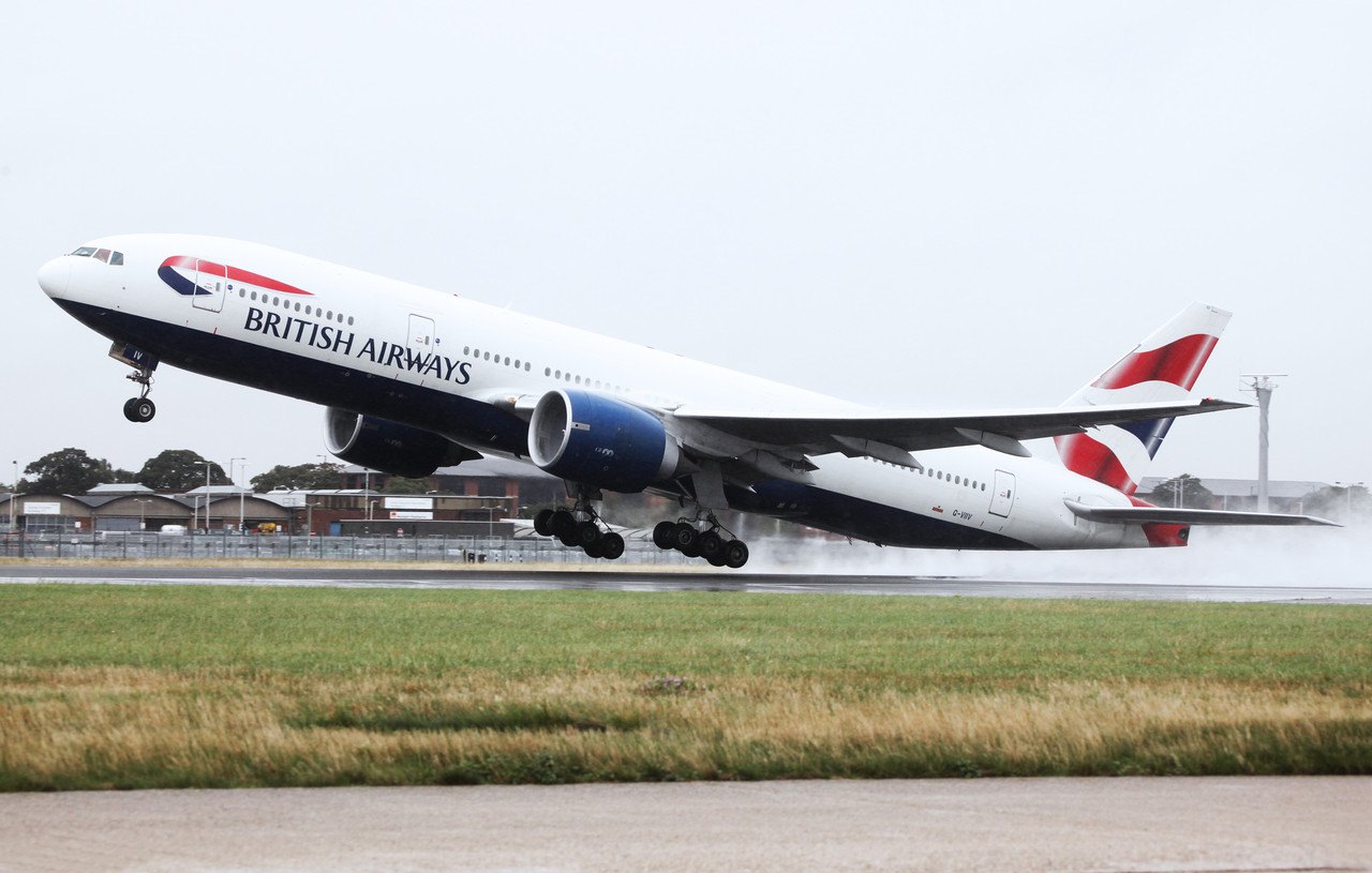 B777 da British Airways descola para Teerão no Irão a partir de Londres