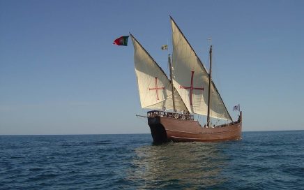 Caravela Boa Esperança em navegação no Algarve