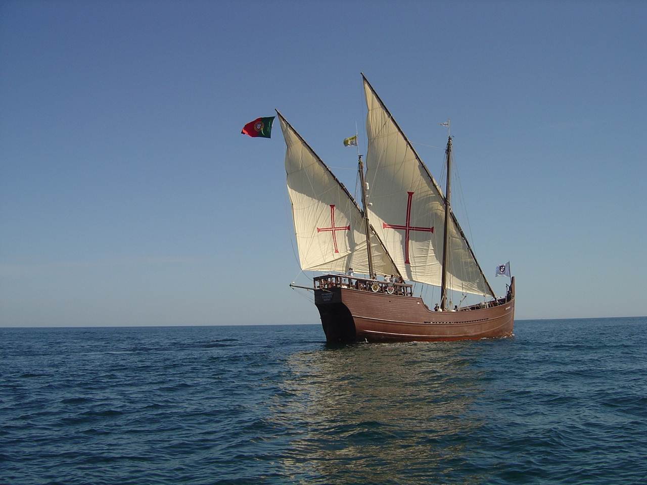 Caravela Boa Esperança em navegação no Algarve