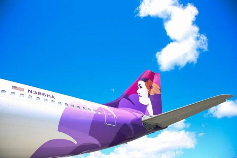 Cauda do avião N386HA da companhia aérea Hawaiian Airlines