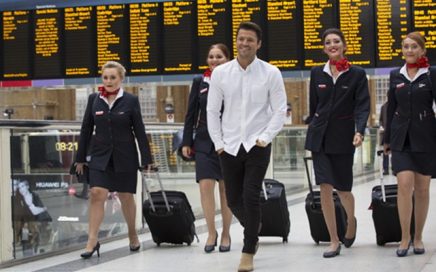Chegada da equipa da Jet2.com na inauguração da base em Londres Stansted