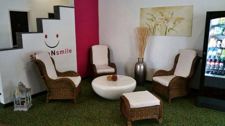 Entrada do Mirage Hotel em Neuss na Alemanha (SleepNSmile