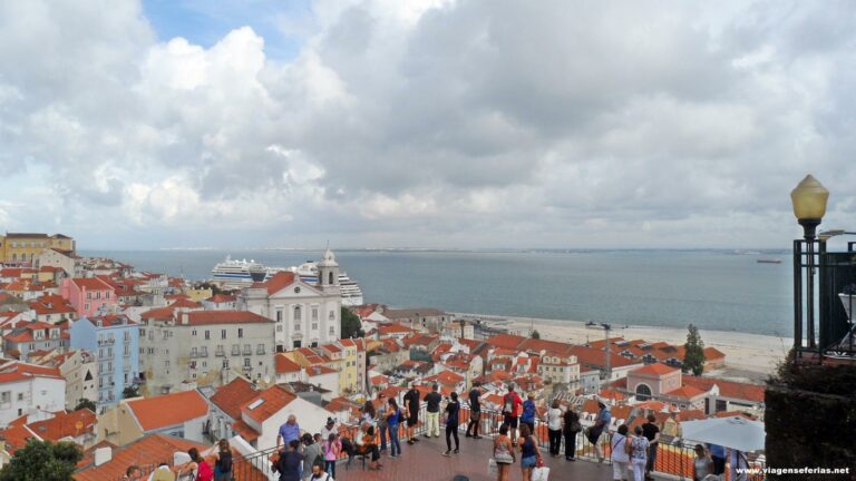 Porto de Cruzeiros na cidade de Lisboa em Portugal