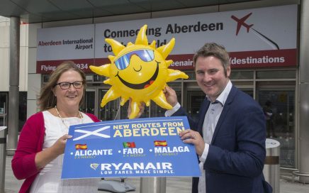 Apresentação da nova rota entre Abeerden e Faro da low cost Ryanair