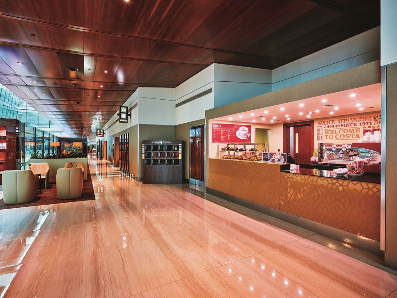 Costa Cafe no Lounge Business da Emirates no aeroporto do Dubai