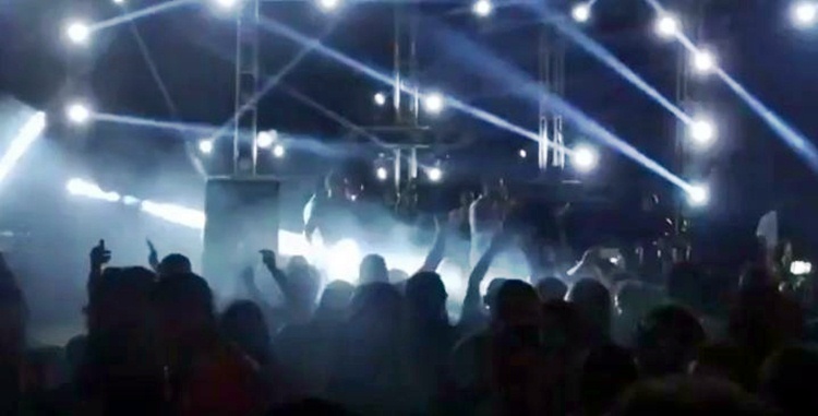 Festa com DJ num resort da Síria