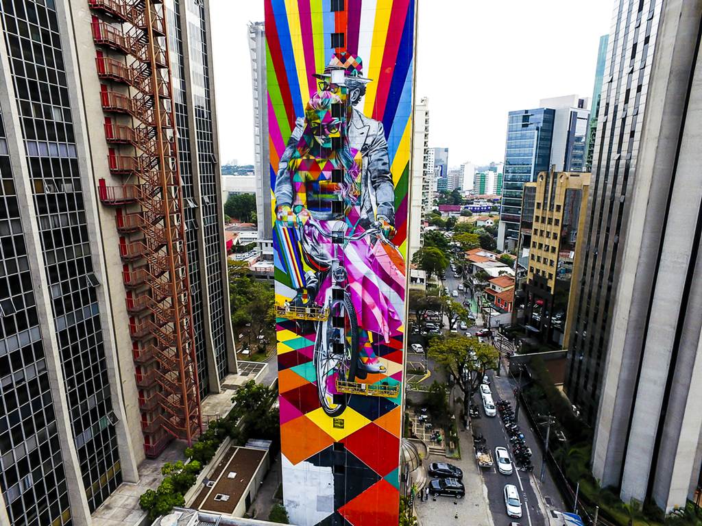Graffiti na parede exterior do Ibis Styles Faria Lima no Rio de Janeiro
