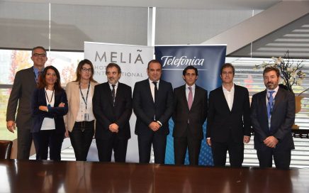Assinatura do acordo entre a Telefónica e a Meliá Hotels International