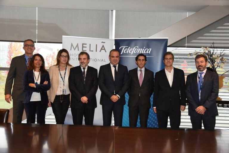 Assinatura do acordo entre a Telefónica e a Meliá Hotels International
