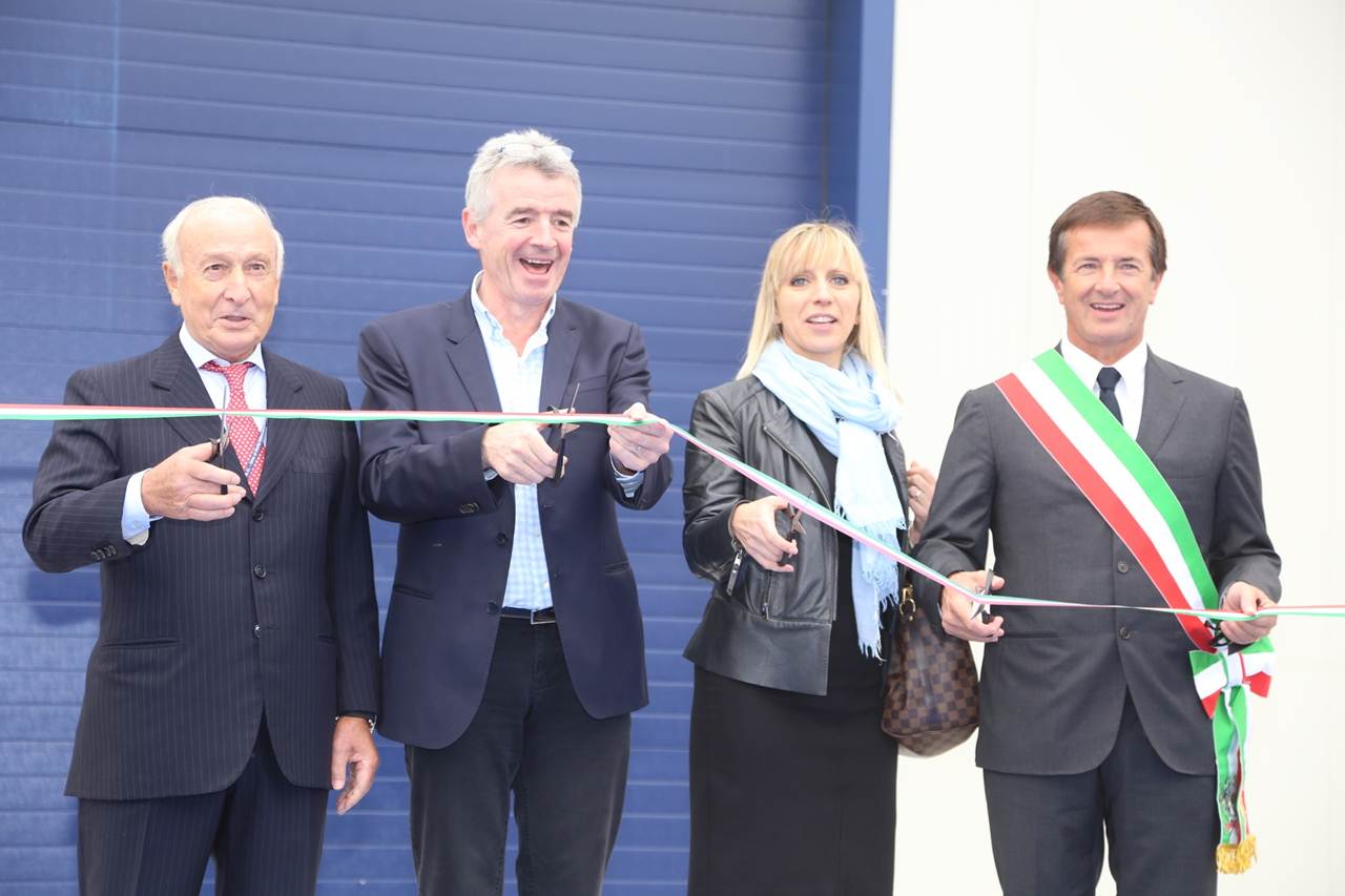 Inauguração do novo hangar de manutenção e centro tecnológico da Ryanair no aeroporto de Milão Bergamo