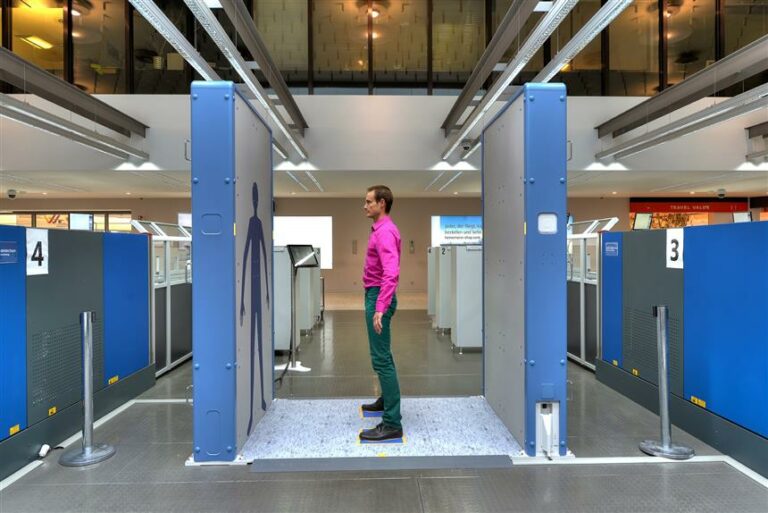 Scanner de corpo inteiro instalado no aeroporto de Londres City
