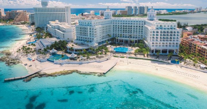 Vista geral do hotel RIU Palace Las Americas em Cancun